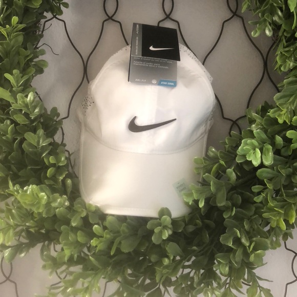 Nike Accessories - Nike hat